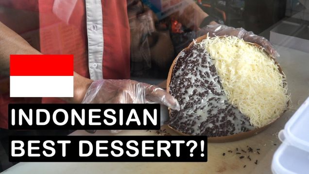 Our FIRST MARTABAK manis in Jakarta – Best Indonesia Street Food Dessert